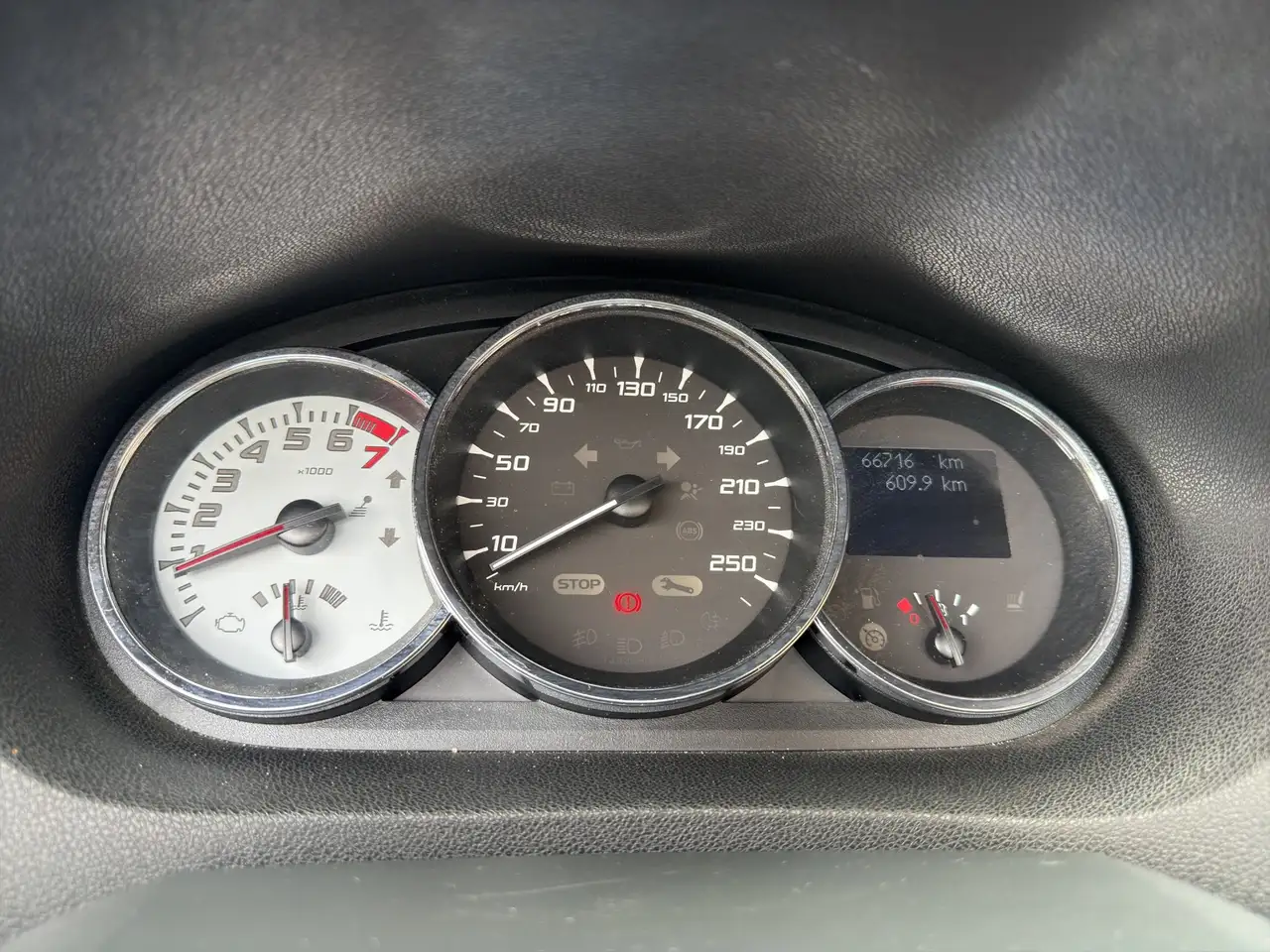 Renault Megane Coupé-Cabriolet — photo 7