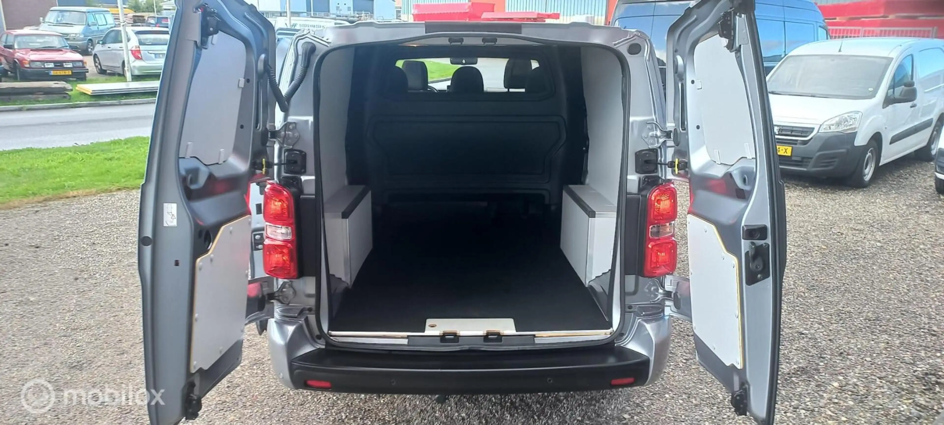 Citroen Jumpy bestel 2.0 BlueHDI 180 L3 S&S DC — photo 9