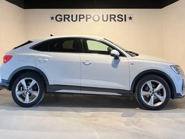 Audi Q3 view 7