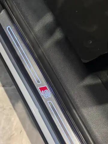 Audi Q3 view 11