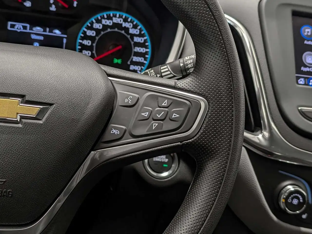 Chevrolet Equinox photo Chevrolet Equinox