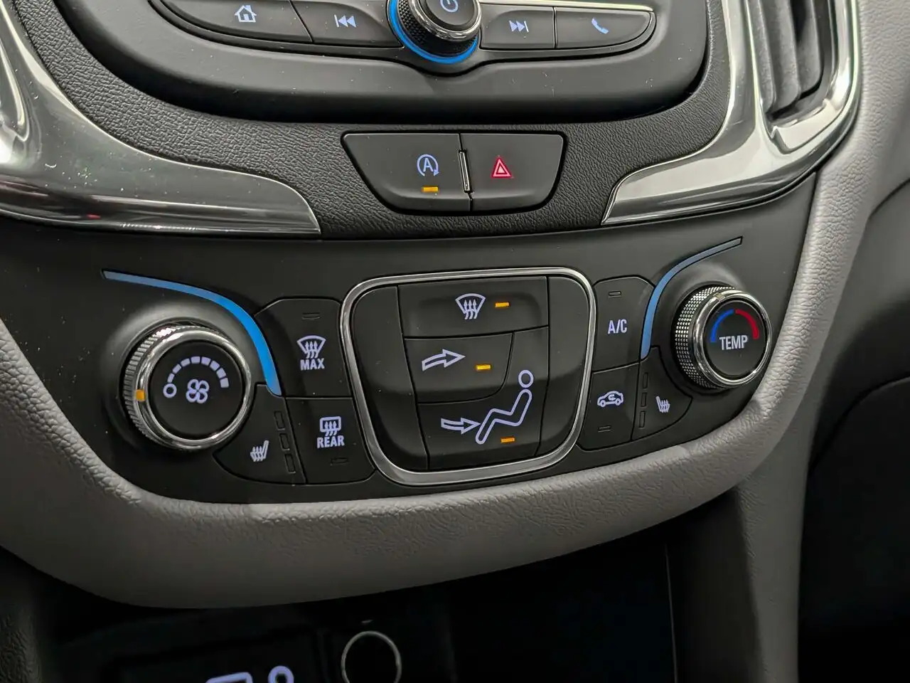 Chevrolet Equinox photo Chevrolet Equinox