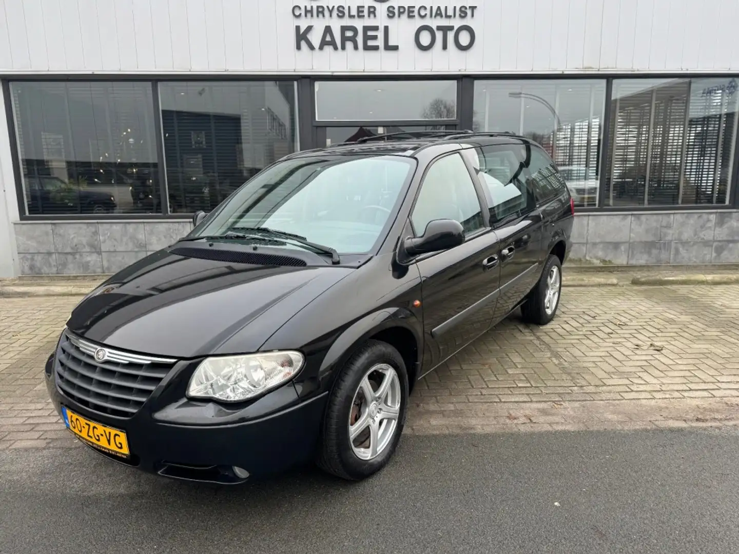 Chrysler Grand Voyager 3.3i V6 Business Edition Noir - 1