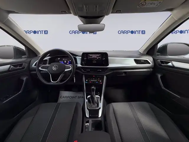 Volkswagen T-Roc view 11