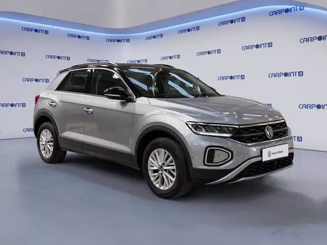 Volkswagen T-Roc view 8