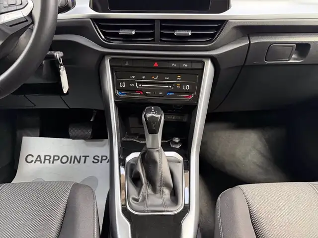 Volkswagen T-Roc view 12