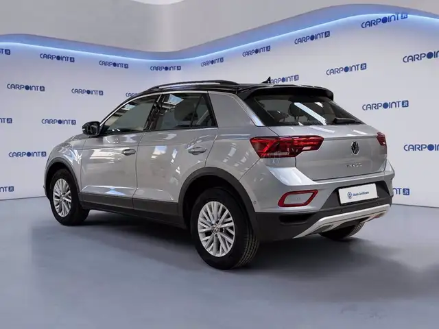 Volkswagen T-Roc view 4