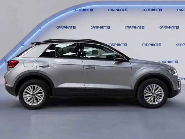 Volkswagen T-Roc view 7