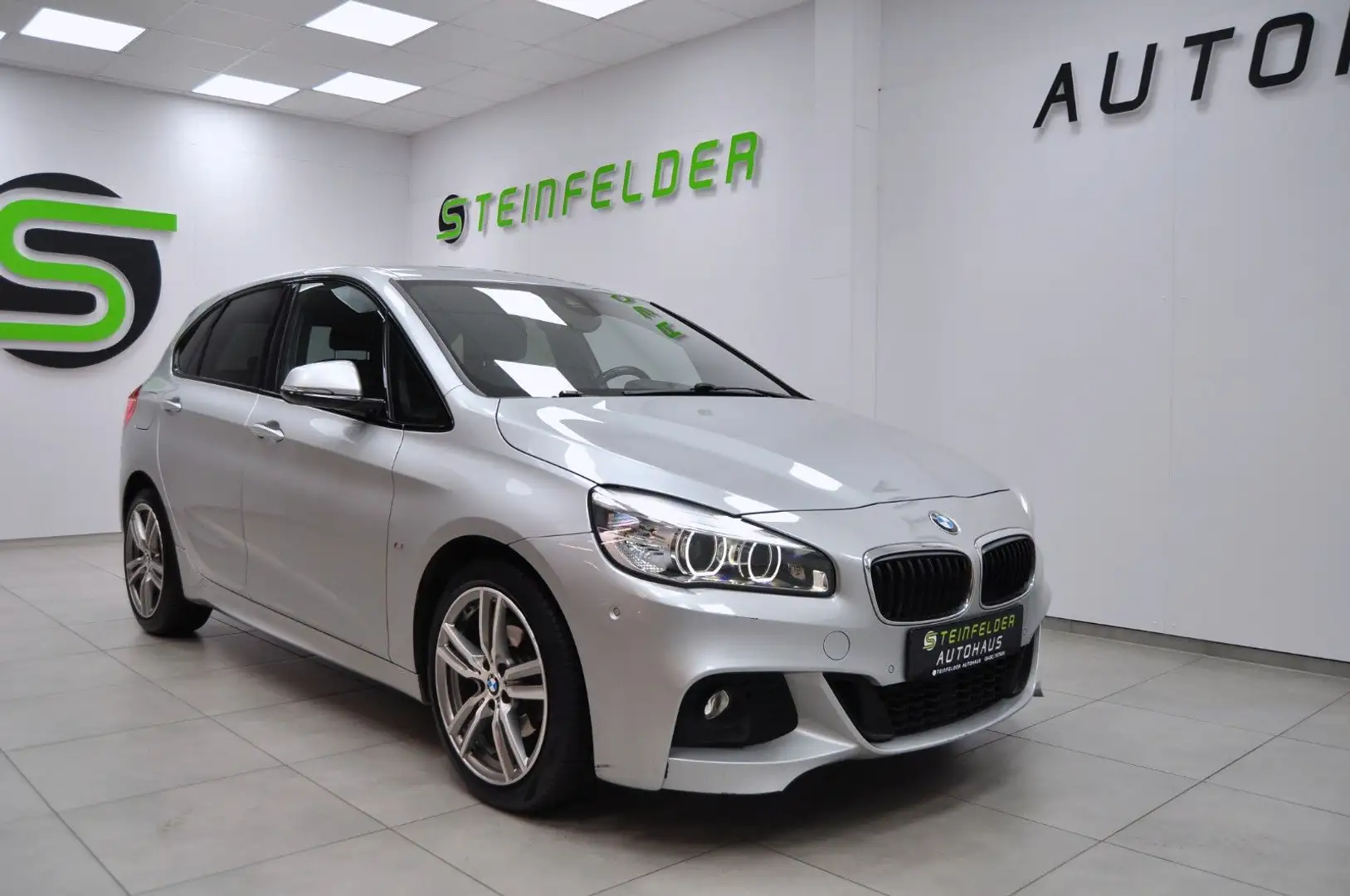 BMW 218 d M Sport / SHZ / LED / NAVI / RKAM Silber - 1
