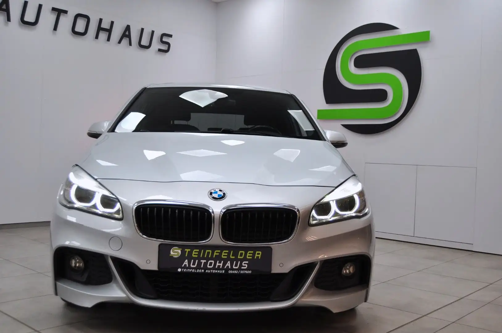 BMW 218 d M Sport / SHZ / LED / NAVI / RKAM Silber - 2