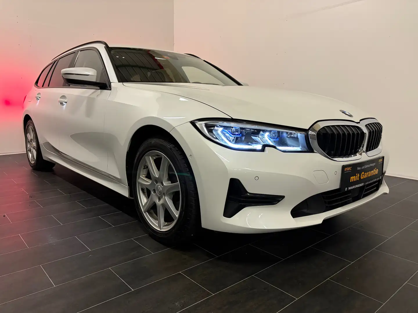 BMW 320 d **Allrad-Laser-Standheizung-Navigation-D-Key** Weiß - 2