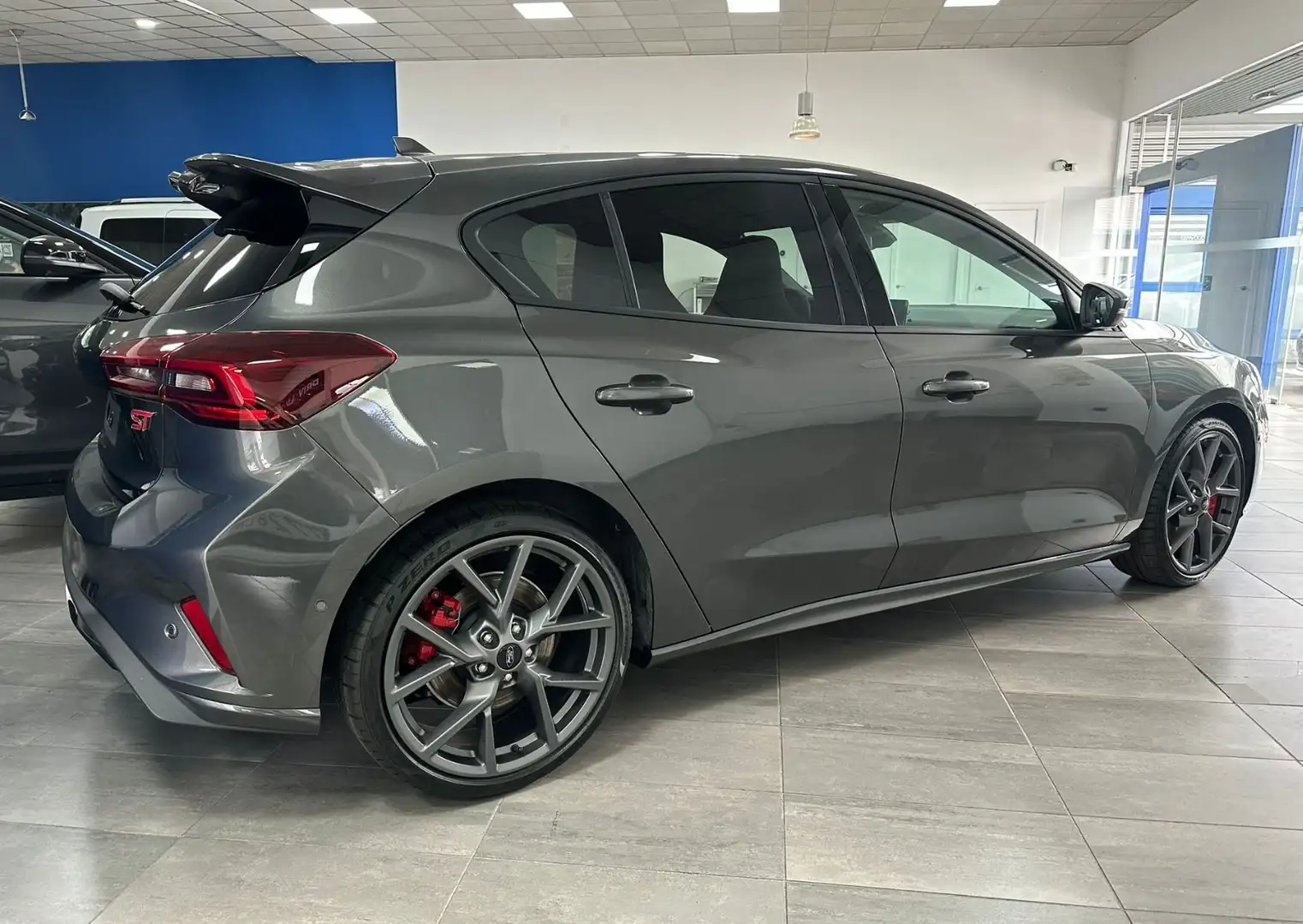 Ford Focus 2.3 Ecoboost ST Gris - 2