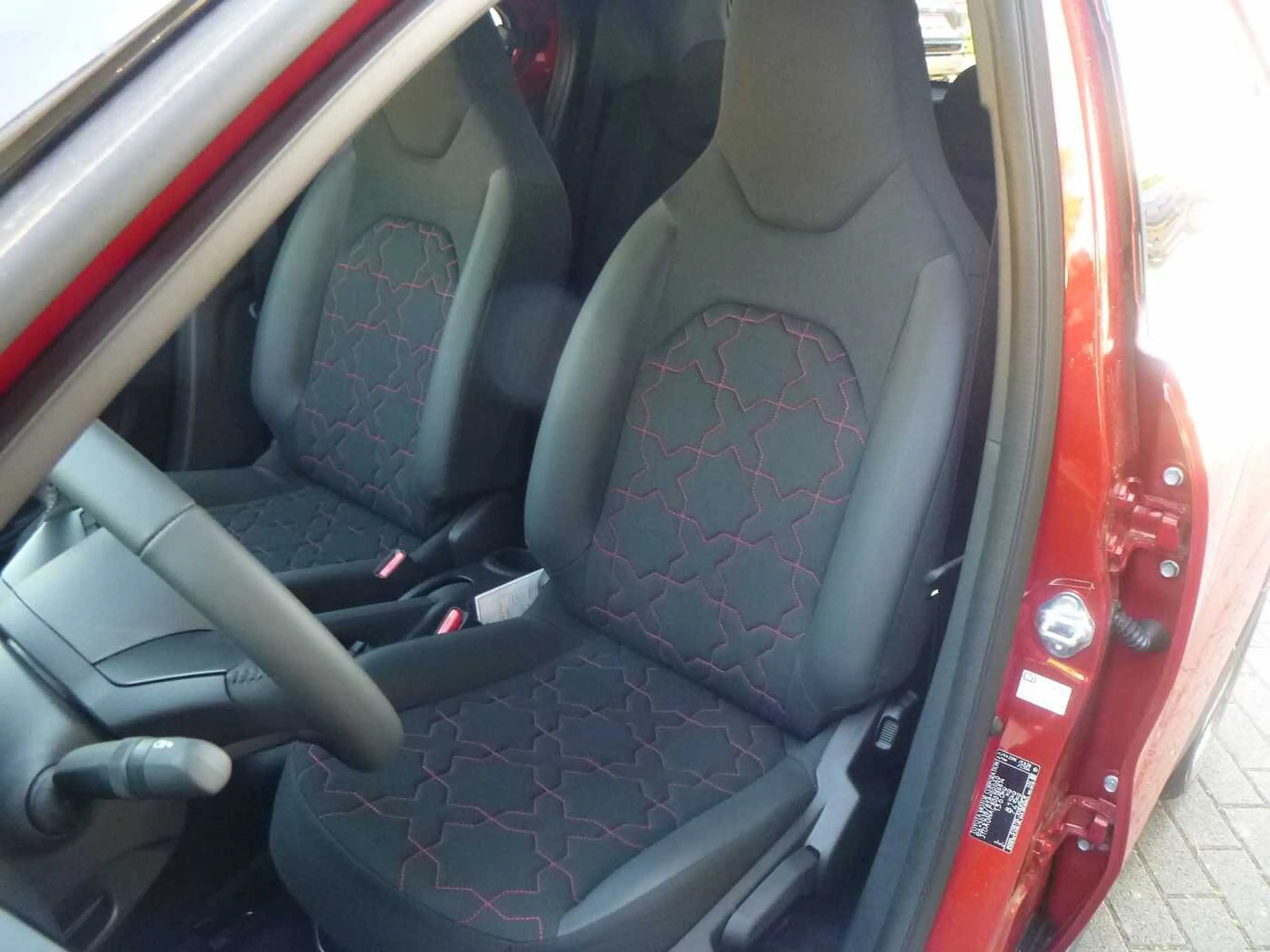 Toyota Aygo X Pulse Edition - LED, Navi, SZ, PDC, Alu 18' — photo 7