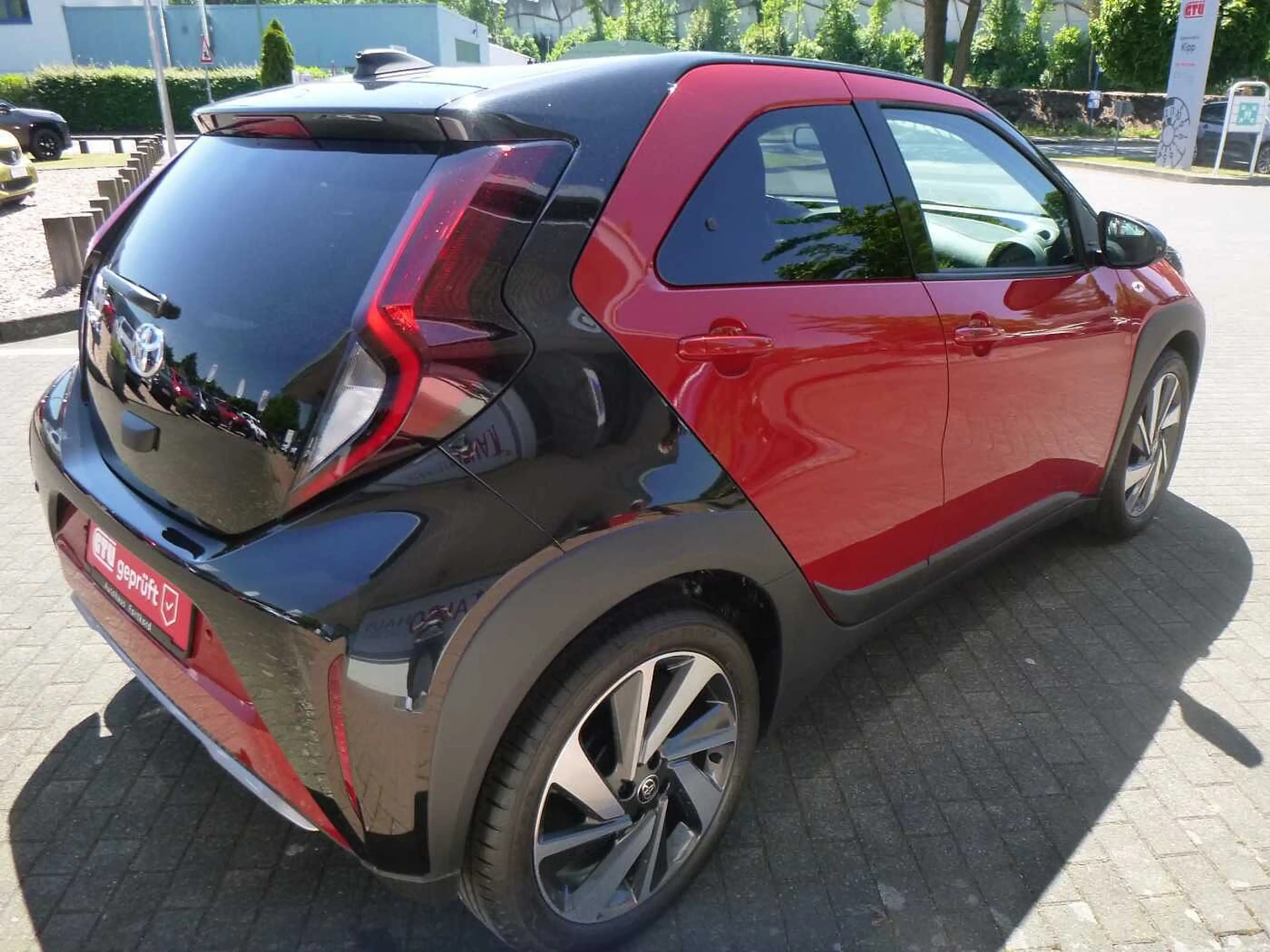 Toyota Aygo X Pulse Edition - LED, Navi, SZ, PDC, Alu 18' — photo 3