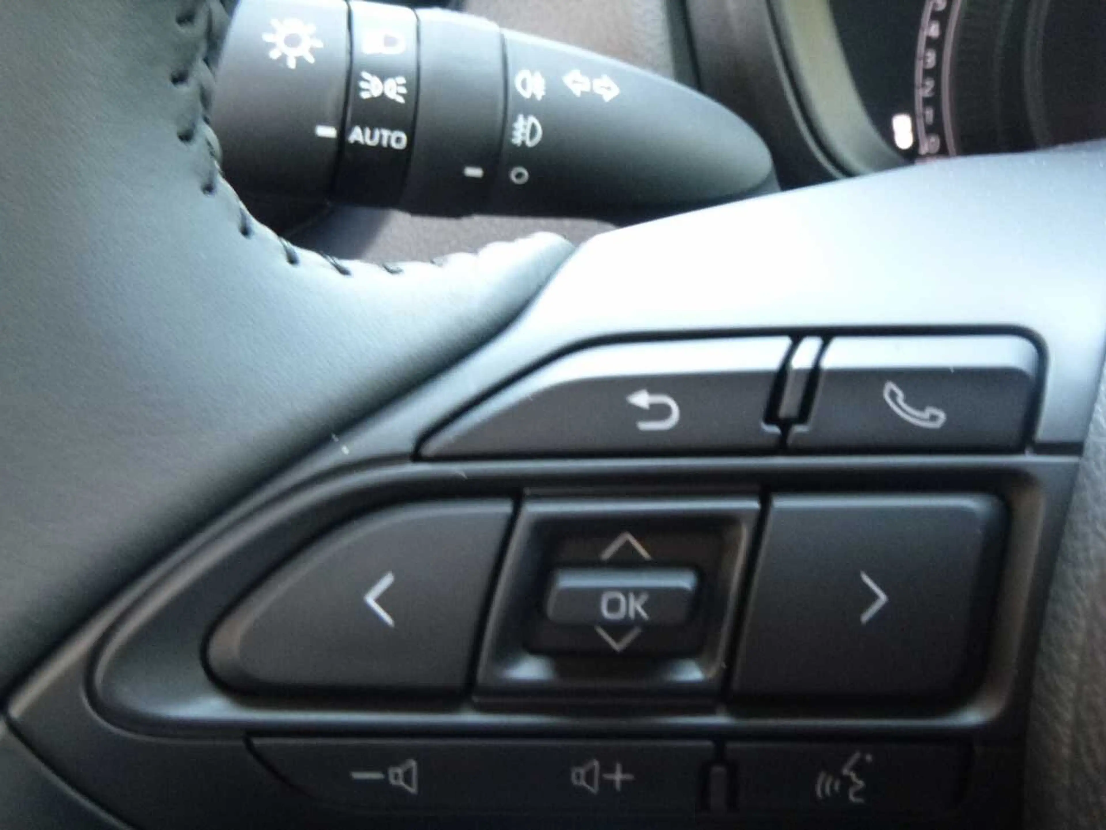 Toyota Aygo X Pulse Edition - LED, Navi, SZ, PDC, Alu 18' — photo 13