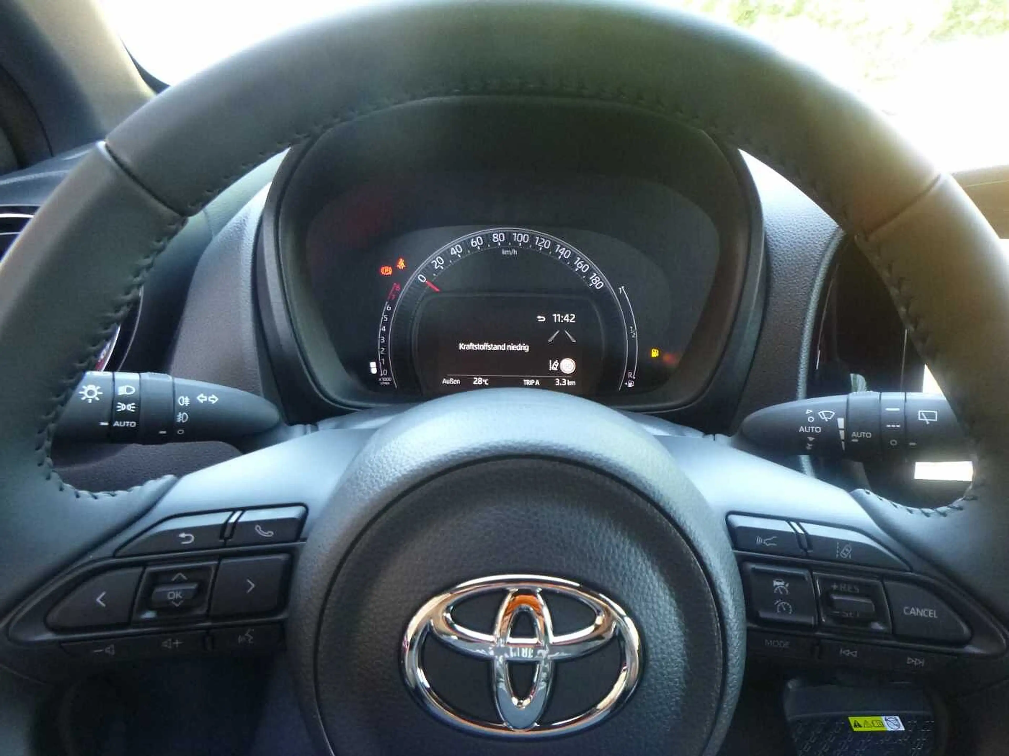 Toyota Aygo X Pulse Edition - LED, Navi, SZ, PDC, Alu 18' — photo 11