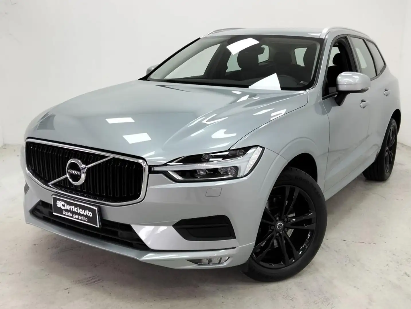 Volvo XC60 D4 AWD Geartronic Business Argento - 1