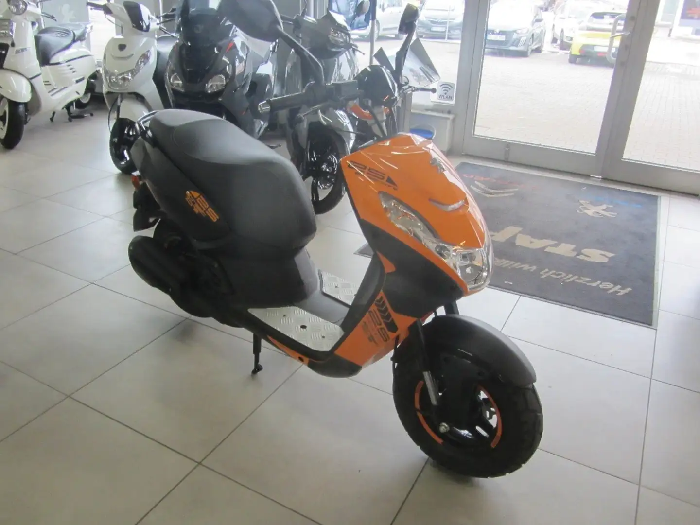 Peugeot Streetzone Orange - 2