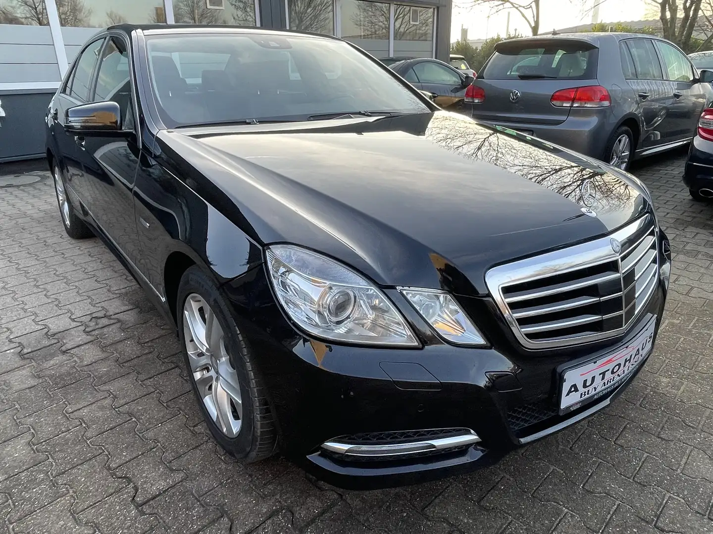 Mercedes-Benz E 350 CGI Avantgarde BlueEfficiency 4Matic Limousine Top Noir - 1