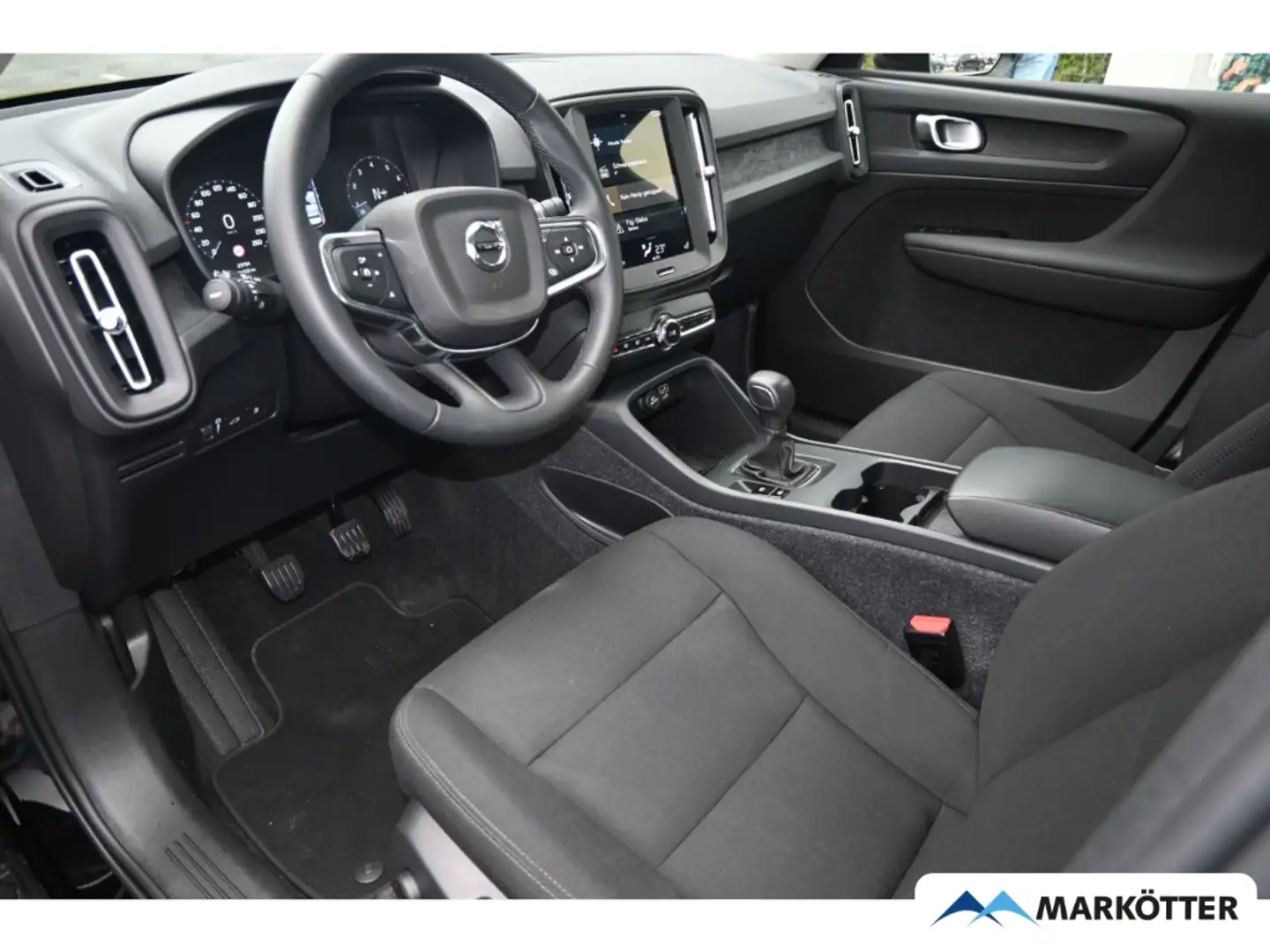 Volvo XC40 T2 Essential/17''/Shz/Navi/Kamera/Apple-Car Schwarz - 2