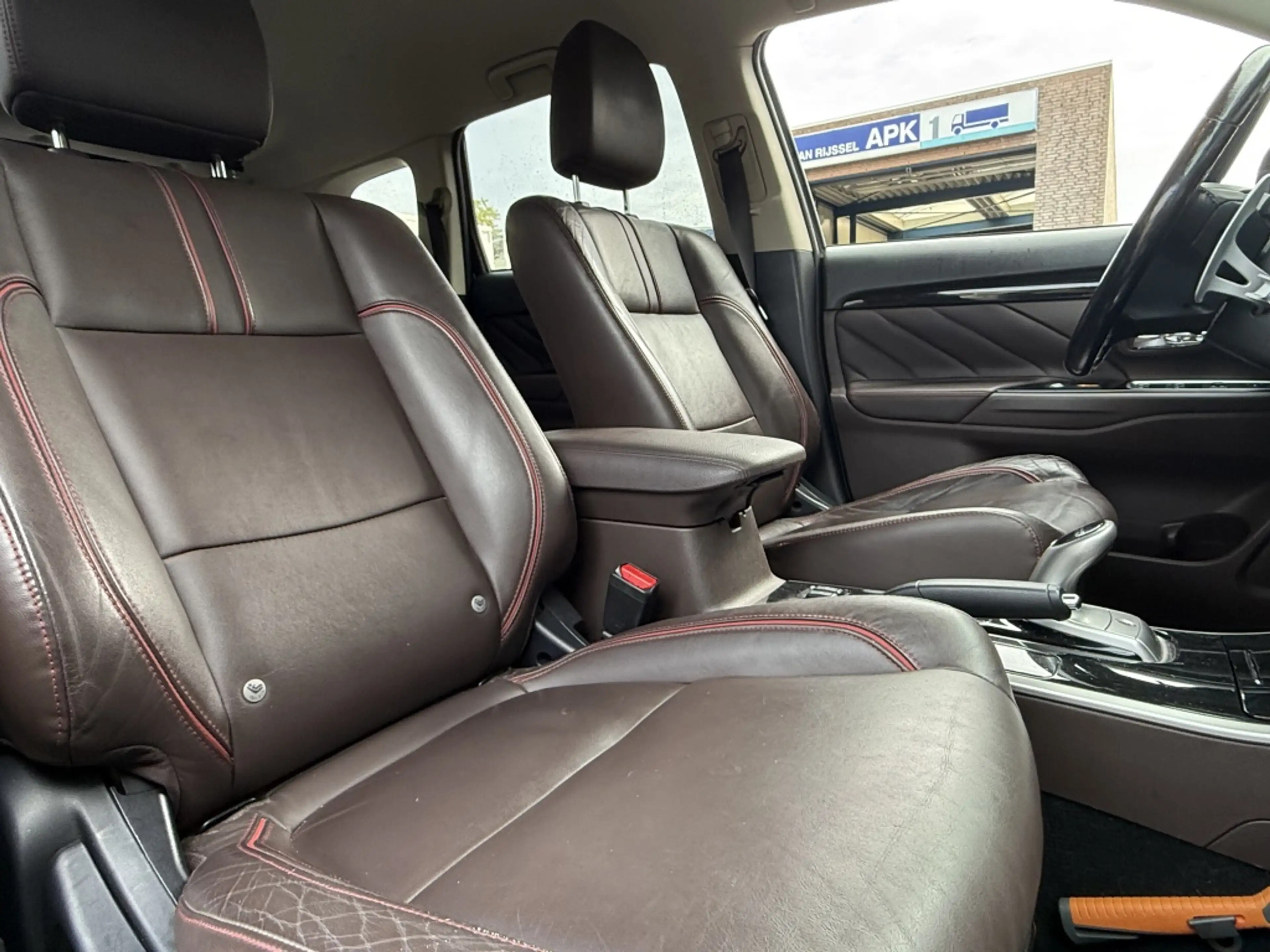 Mitsubishi Outlander 2.0 PHEV Instyle Hybride Full options NL Auto!! — photo 24