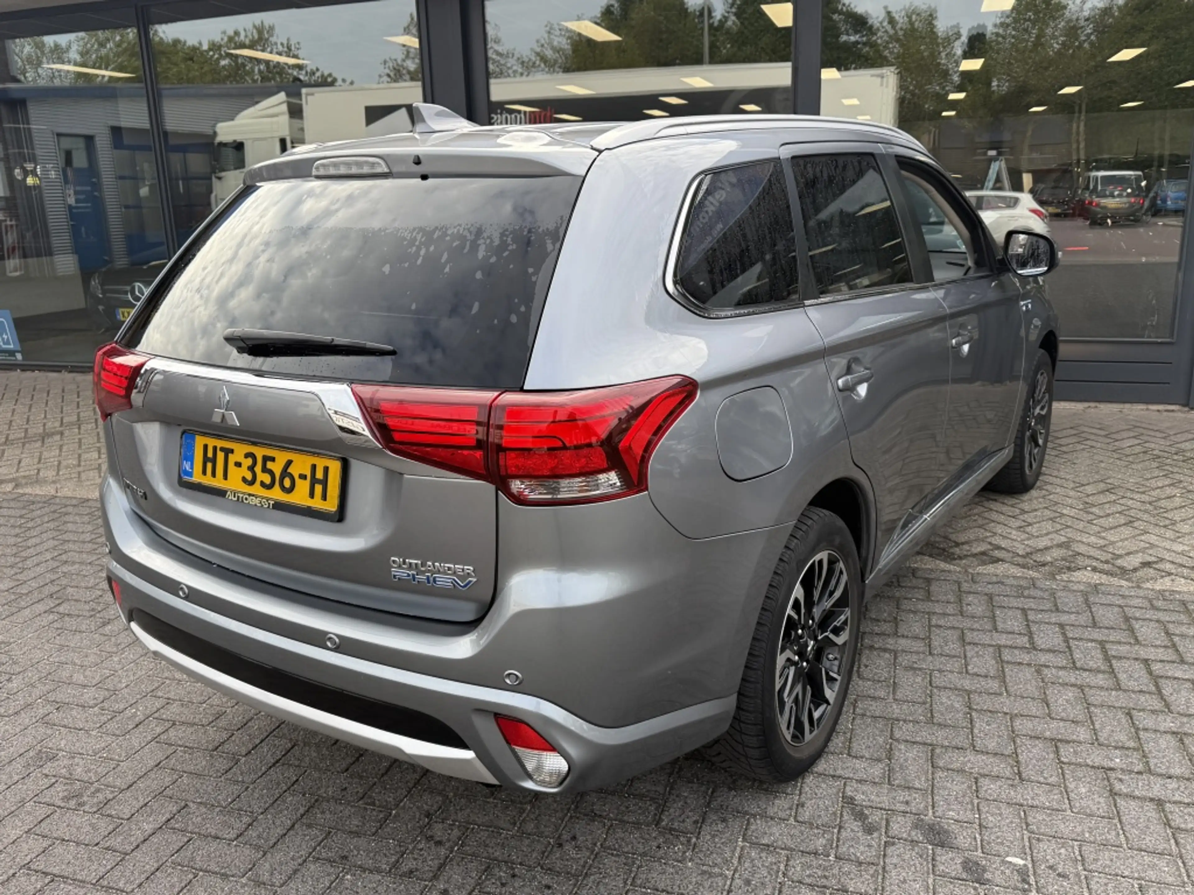 Mitsubishi Outlander 2.0 PHEV Instyle Hybride Full options NL Auto!! — photo 7