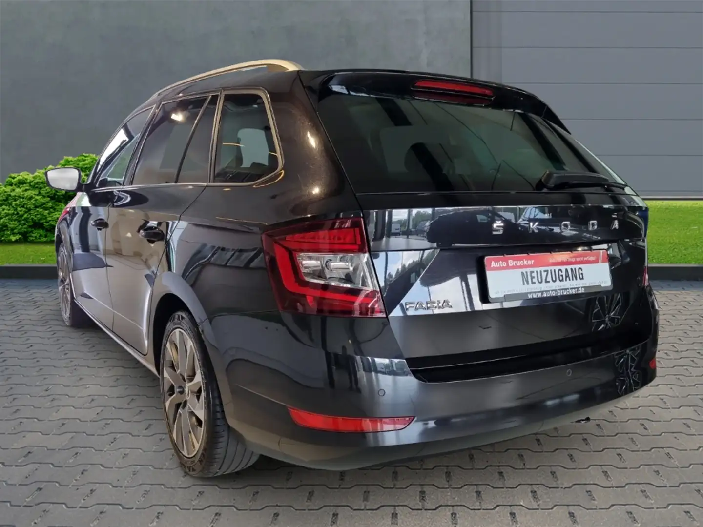 Skoda Fabia Combi Clever Best of 1.0 TSI+Alufelgen+Navi+Klimaa Schwarz - 2