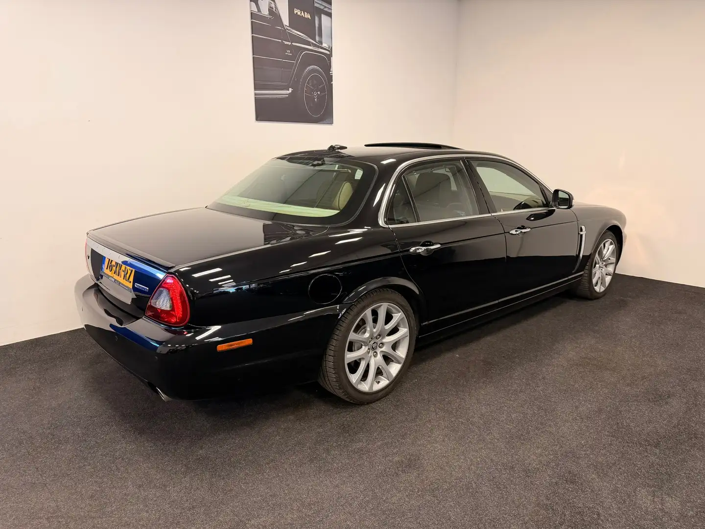 Jaguar XJ 4.2 V8 Sovereign Origineel NL Schwarz - 2