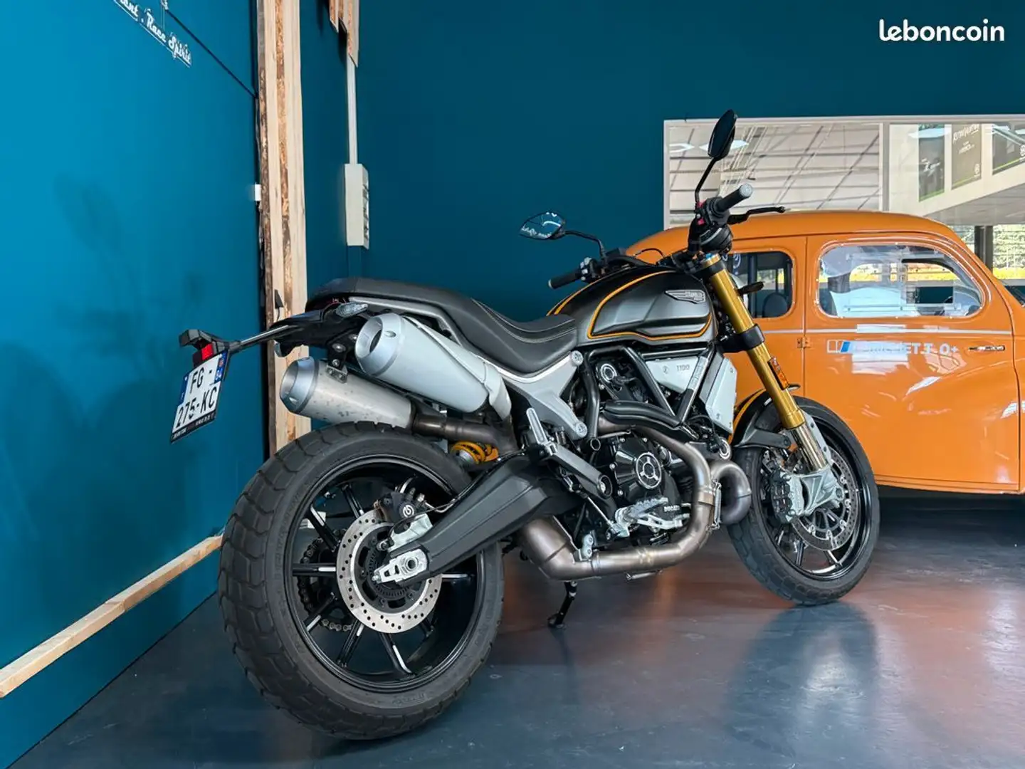 Ducati Scrambler sport dark stealth yellow Noir - 2