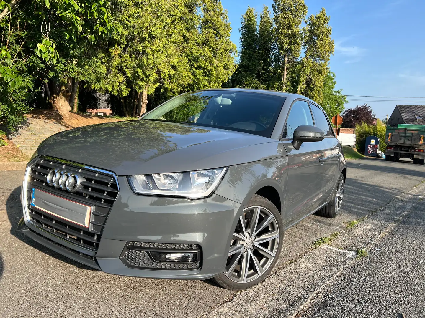 Audi A1 1.0 TFSI Sportback S tronic Gris - 1
