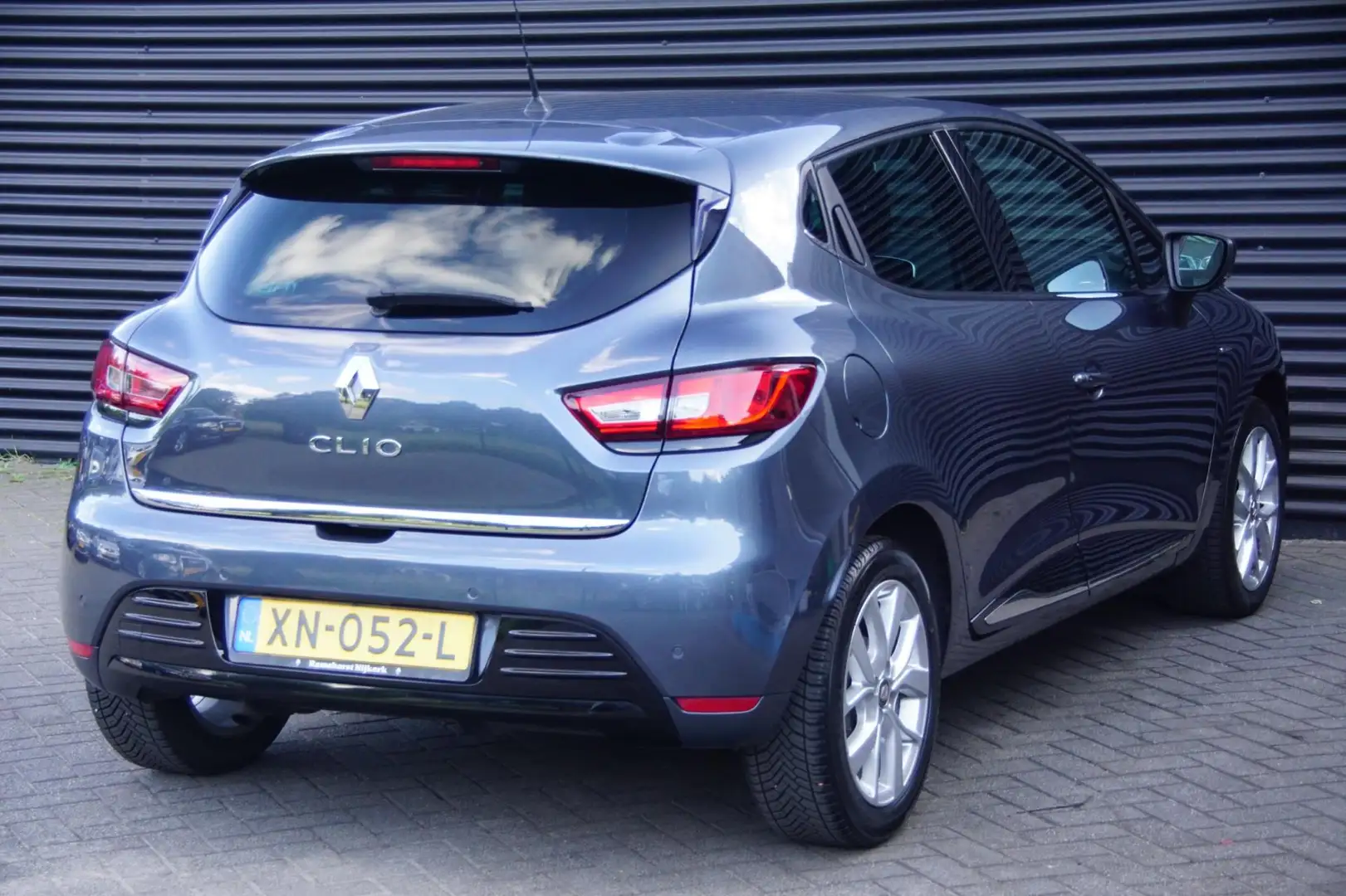Renault Clio 0.9 TCe Limited | Navigatie | PDC | Cruise | Gris - 2