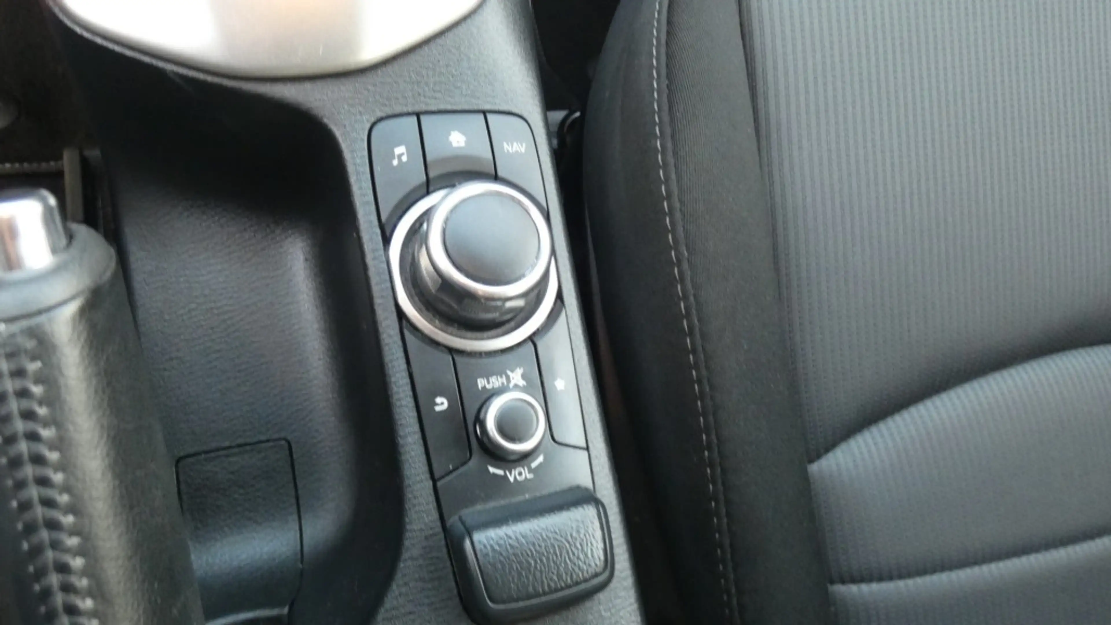 Mazda CX-3 2.0 SkyActive /  96000 km  * NAVI * CRUISE * A.C * — photo 15