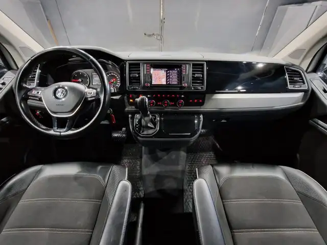 Volkswagen Multivan view 8