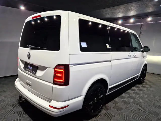 Volkswagen Multivan view 4
