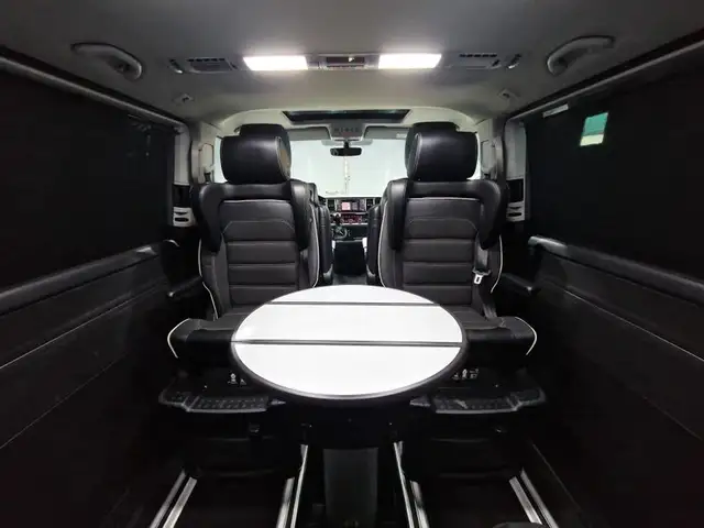 Volkswagen Multivan view 13