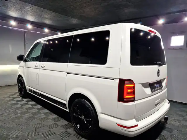 Volkswagen Multivan view 3