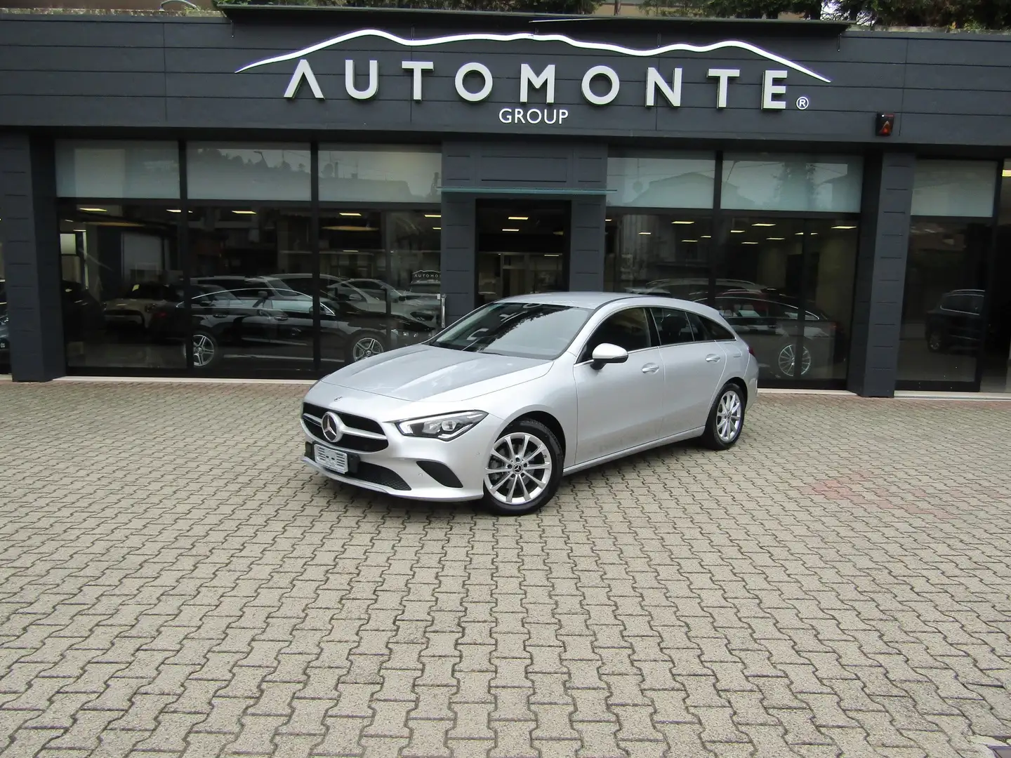 Mercedes-Benz CLA 180 BENZ. SW AUTO,CERCHI 17,NAVI,LED,TELECAMERA POST. Stříbrná - 1
