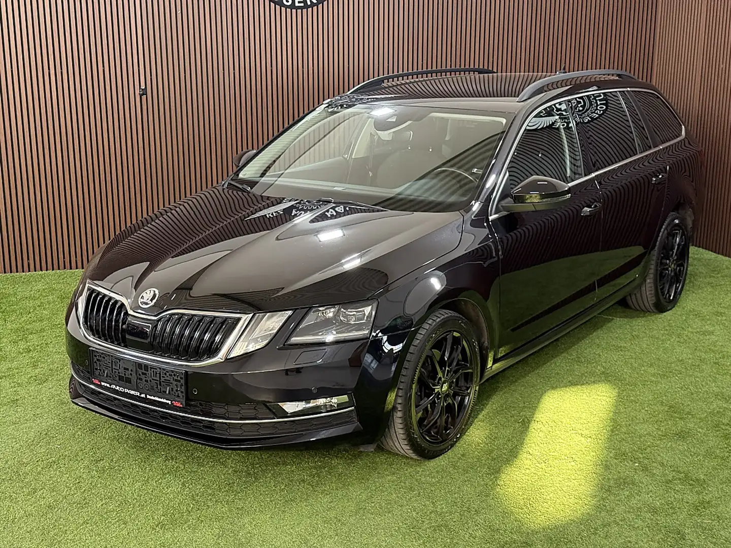 Skoda Octavia Combi 2,0 Style Limited TDI 4x4 DSG Schwarz - 2