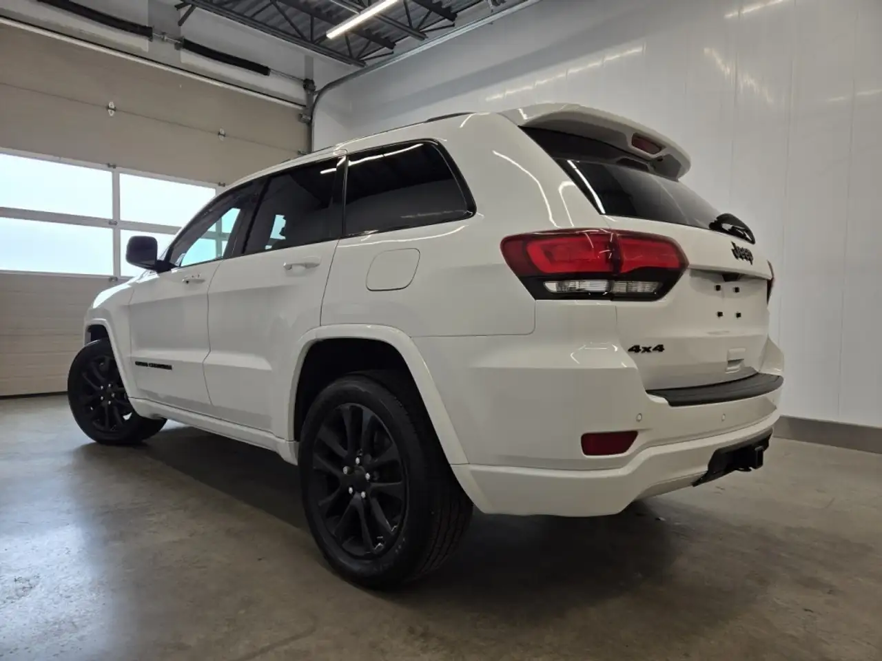 Jeep Grand Cherokee снимка Jeep Grand Cherokee