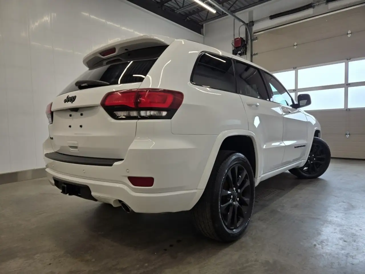 Jeep Grand Cherokee снимка Jeep Grand Cherokee
