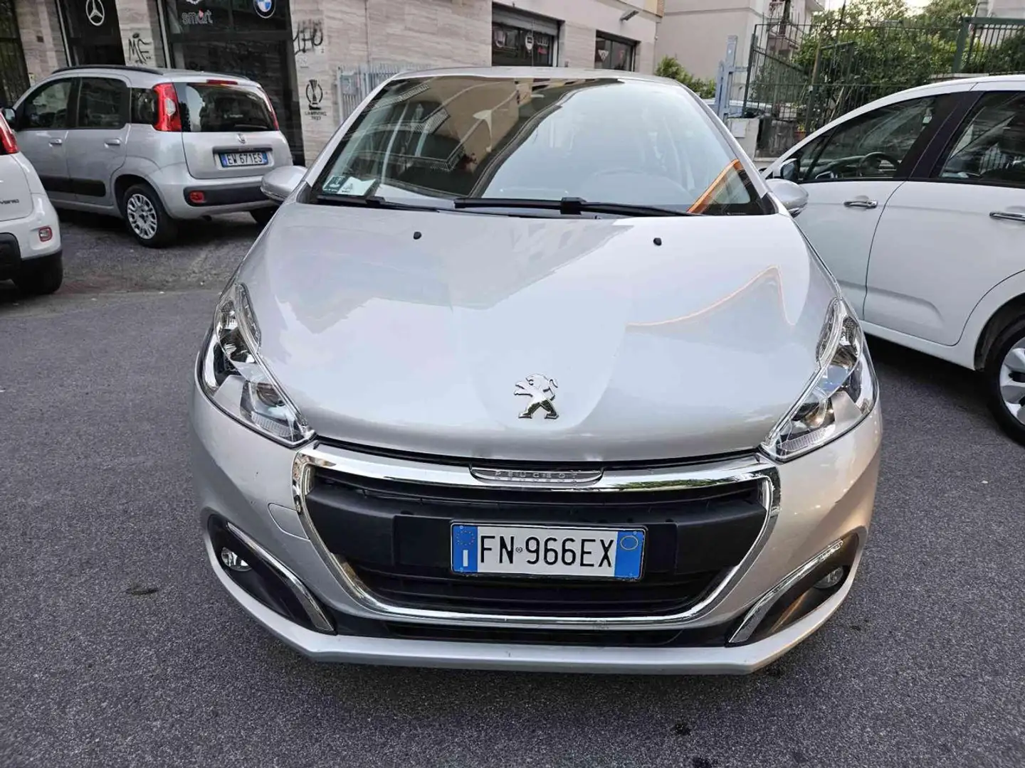 Peugeot 208 1° serie PureTech 82 5 porte Allure Silber - 2