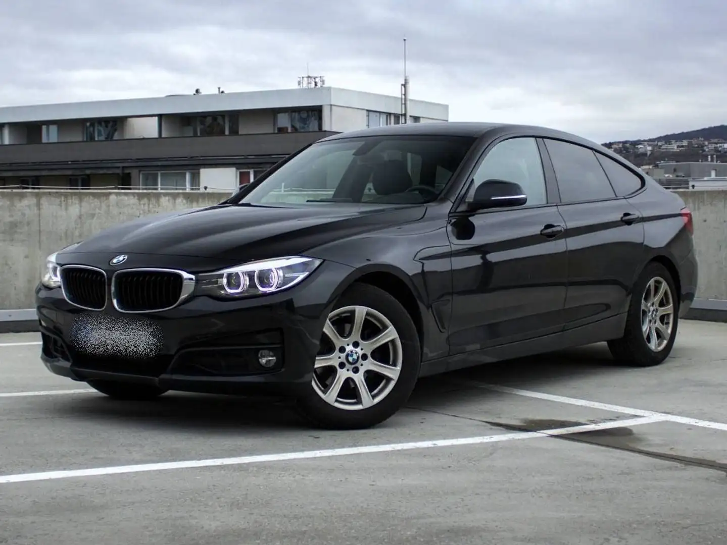 BMW 318 318d 2.0D GT Schwarz - 2