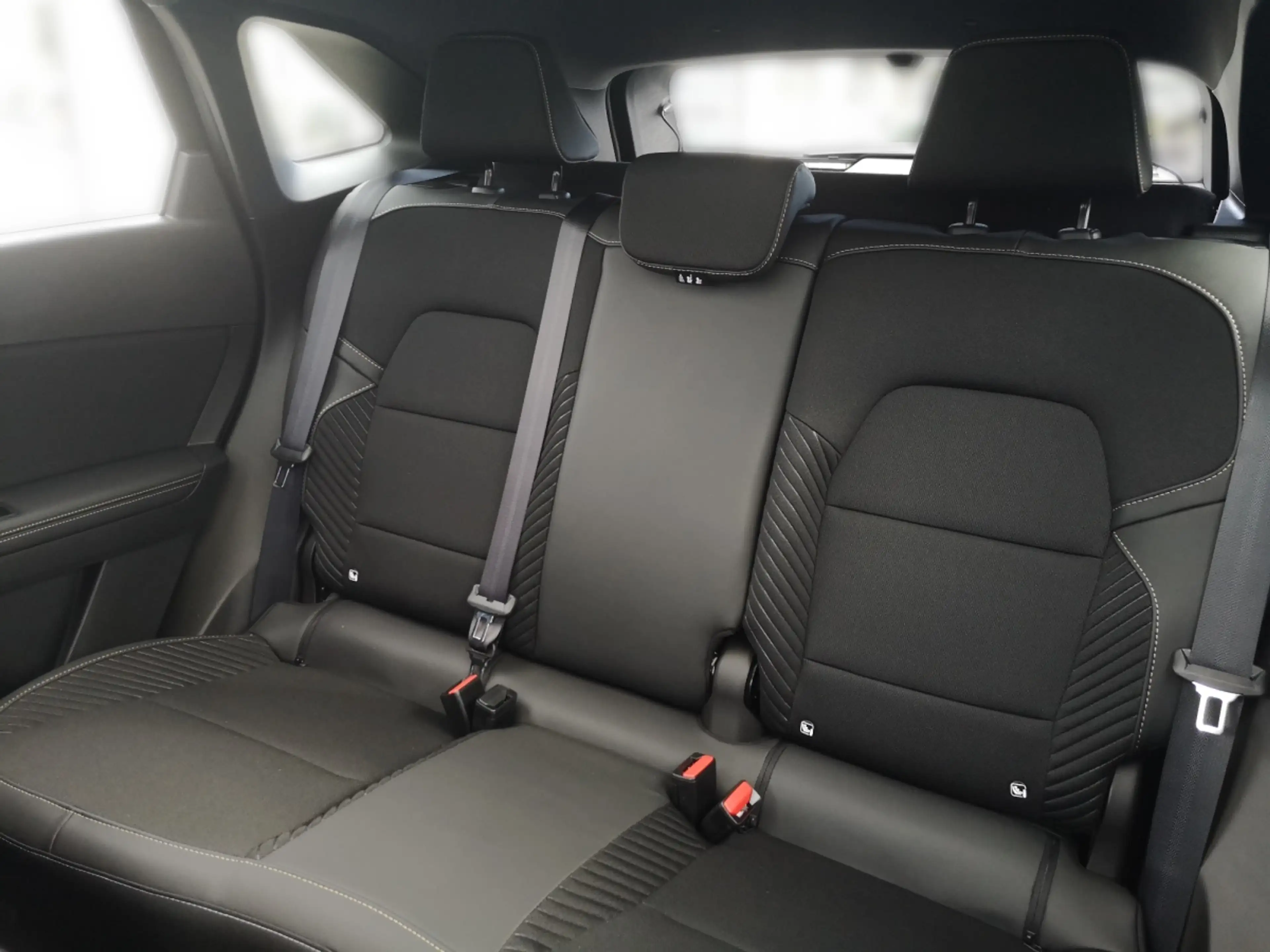 Renault Symbioz Iconic Full Hybrid E-Tech 160 (MY26) — photo 11