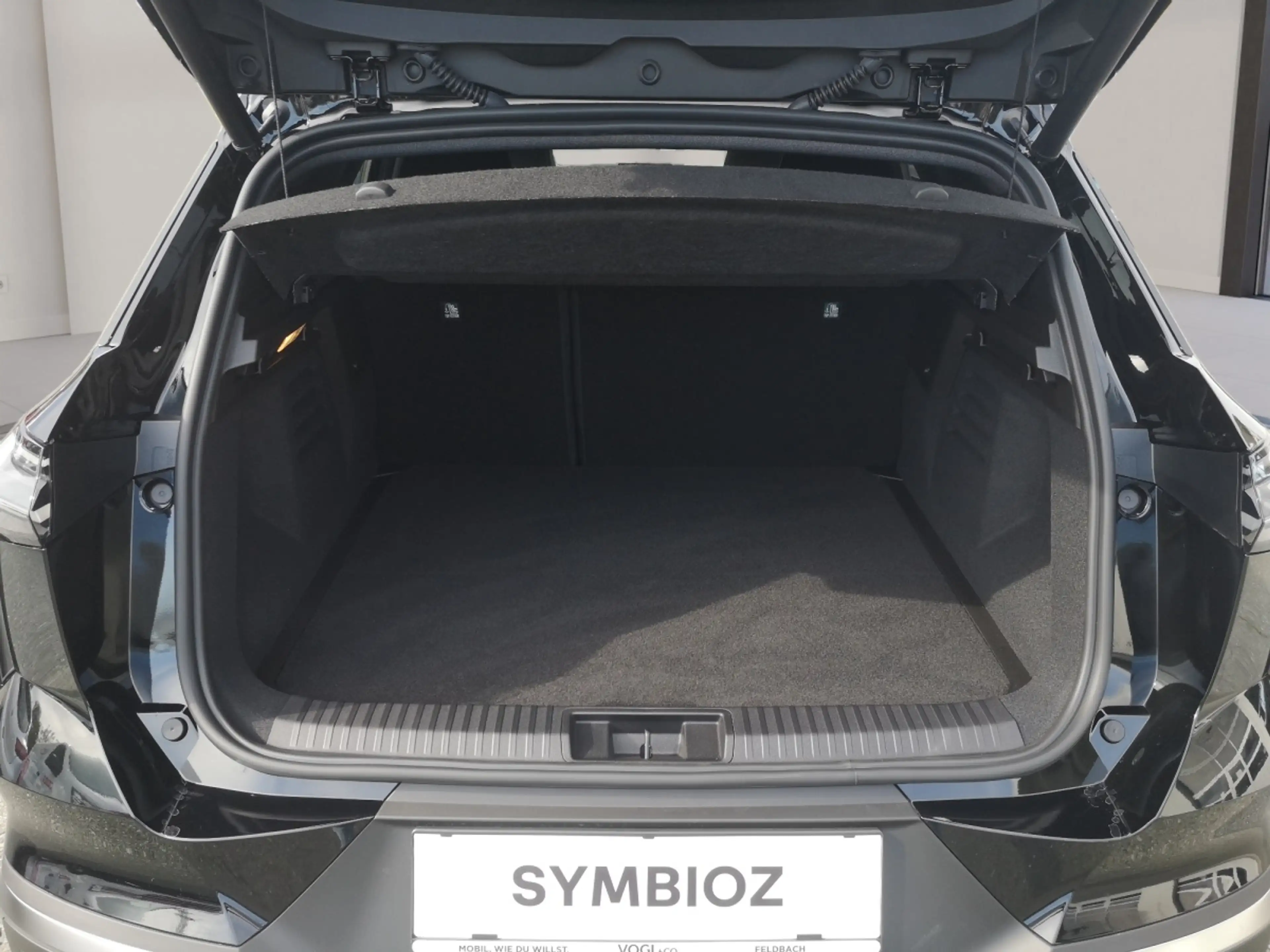 Renault Symbioz Iconic Full Hybrid E-Tech 160 (MY26) — photo 12