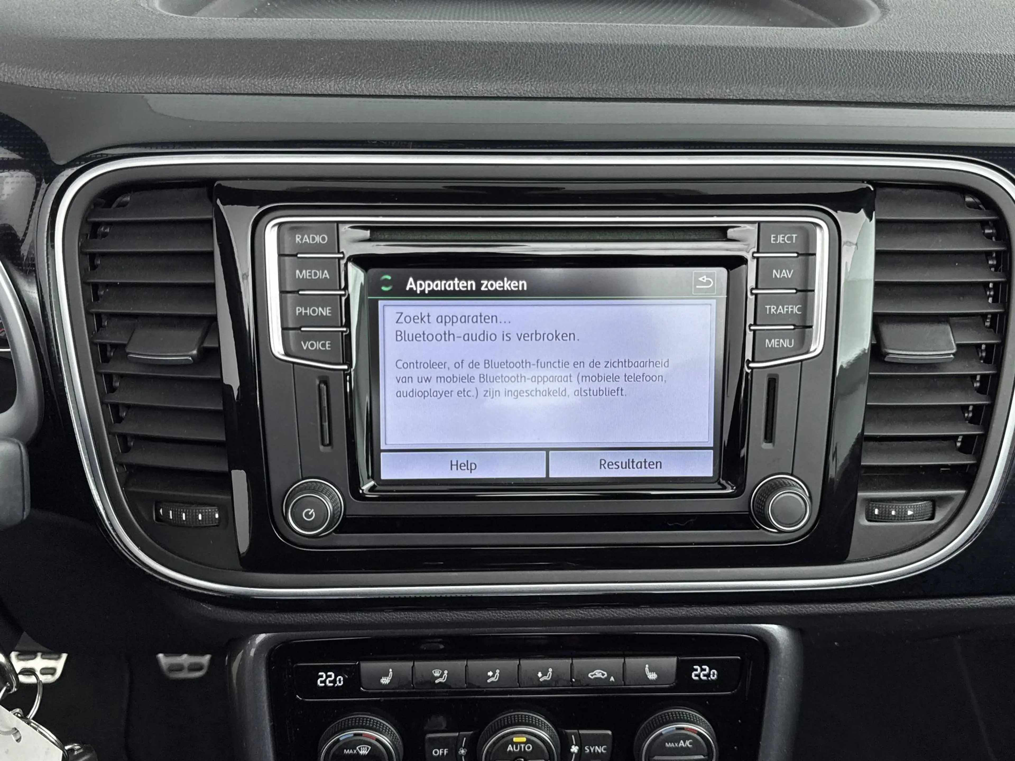 Volkswagen Beetle Cabriolet 1.2 TSI Exclusive Series — photo 11