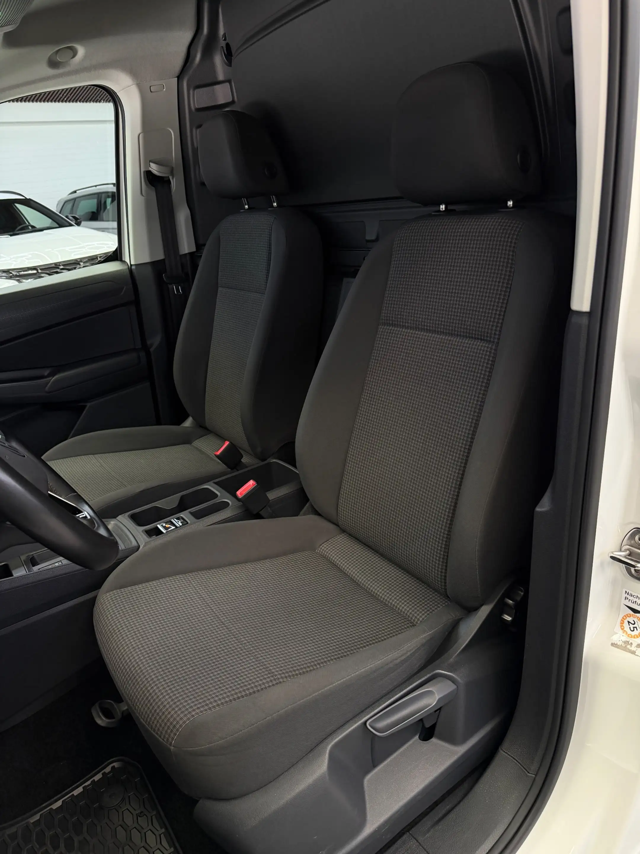 Volkswagen Caddy Cargo 1.5 TSI CarPlay Camera Automaat — photo 4