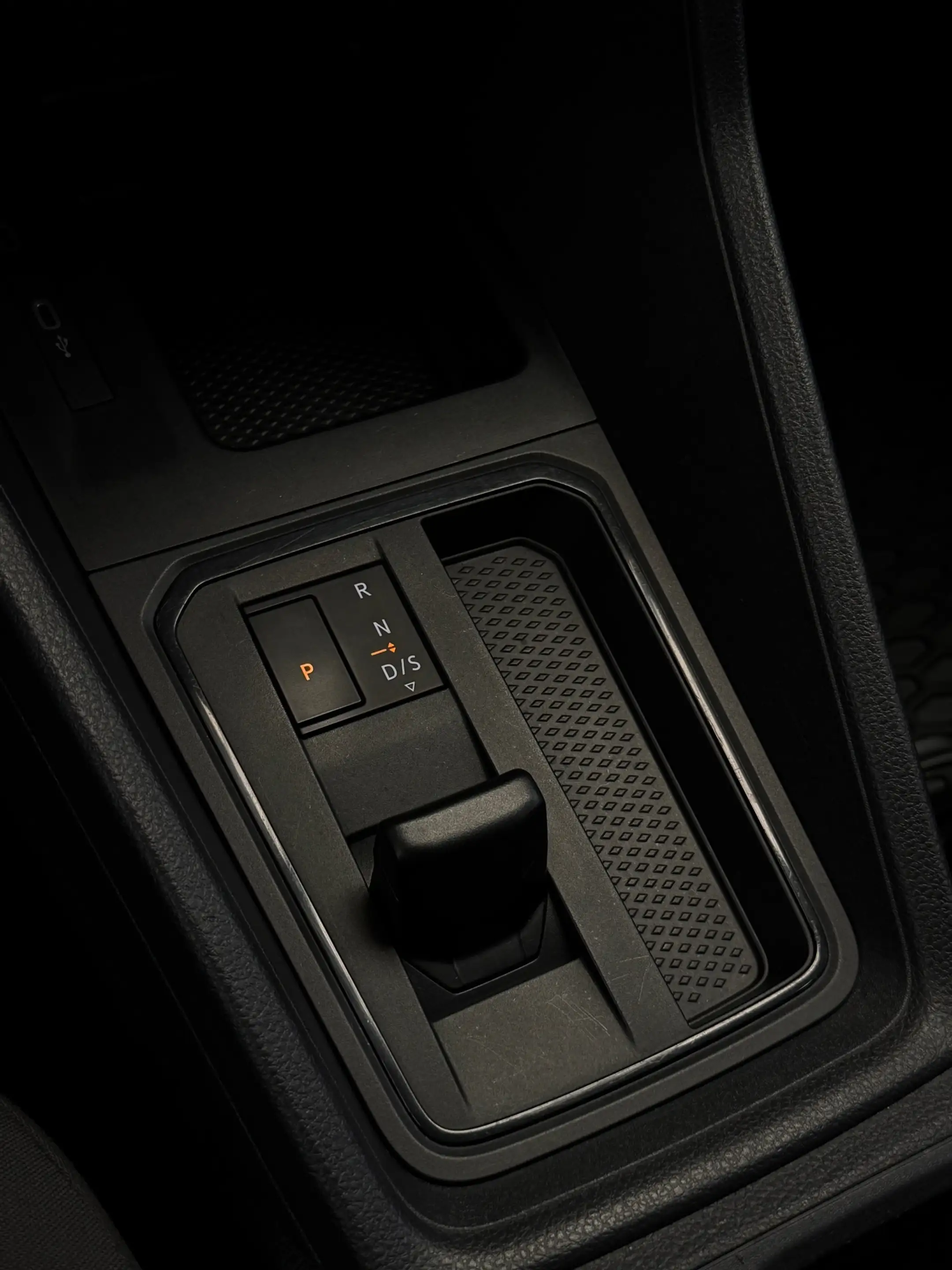 Volkswagen Caddy Cargo 1.5 TSI CarPlay Camera Automaat — photo 23