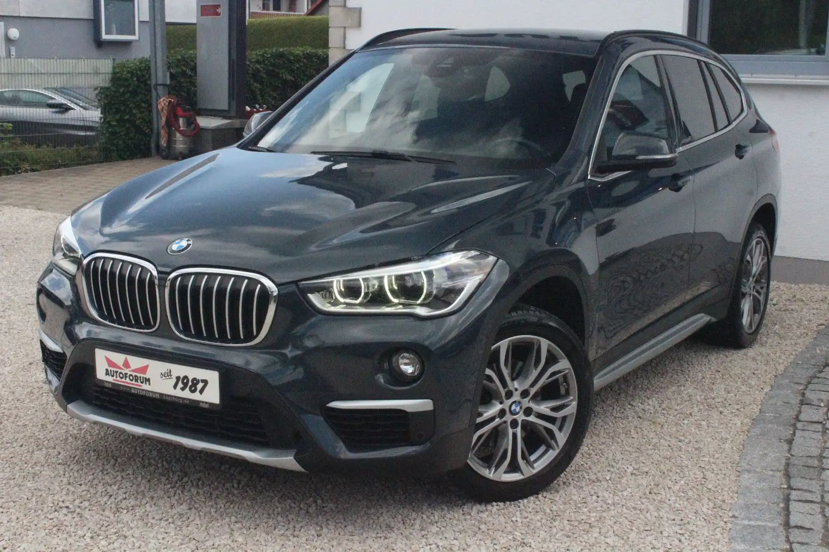 BMW X1 sDrive 18 i xLine~LED~DAB~8fach~1.Hand~ Gris - 1
