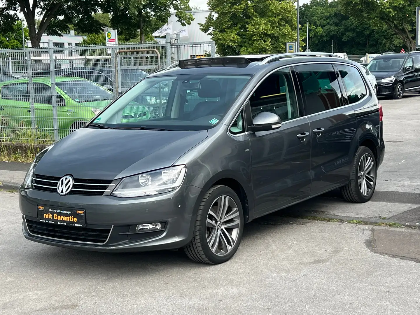 Volkswagen Sharan Cup BMT* 2.0 TDI*DSG*7-SITZER*PANORAMA DACH*TOP* Gris - 2