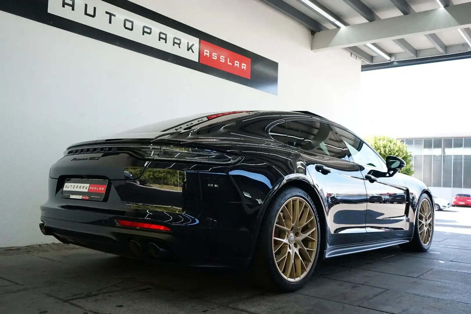 Porsche Panamera GTS/PDCC/PANO/AHK/STHZ/HUD/ACC/MEGA/21z Noir - 2